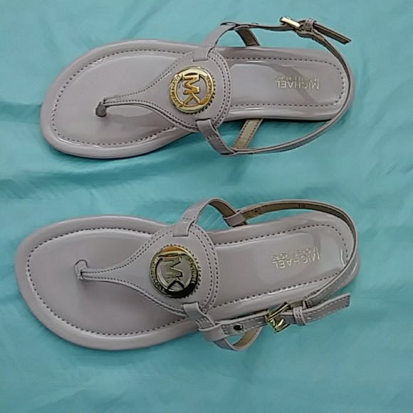 Michael Kors Leather Pink Thong Sandals - Picture 2 of 5